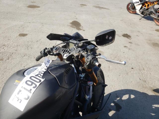 2019 YAMAHA YZFR3 A MH3RH18Y3KK002205