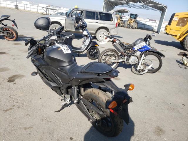 2019 YAMAHA YZFR3 A MH3RH18Y3KK002205