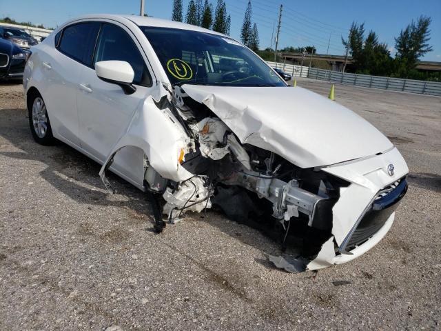 Vehiculos salvage en venta de Copart Miami, FL: 2018 Toyota Yaris IA