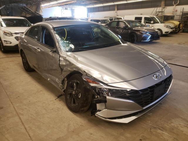 Salvage cars for sale from Copart Wheeling, IL: 2022 Hyundai Elantra SE