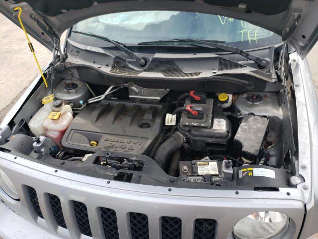  JEEP PATRIOT 2016 Серебристый