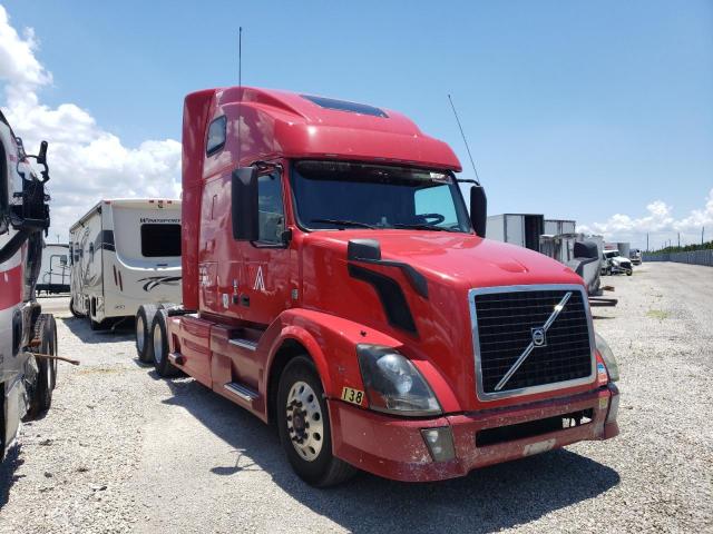 Buy Salvage Trucks For Sale now at auction: 2015 Volvo VN VNL