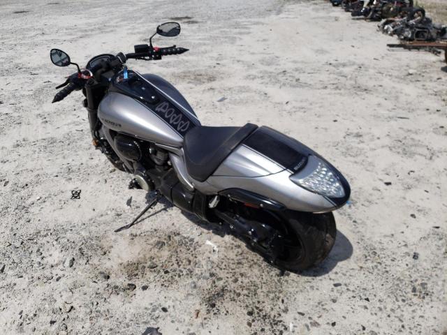 2020 SUZUKI VZR1800 JS1VY53A9L7100085