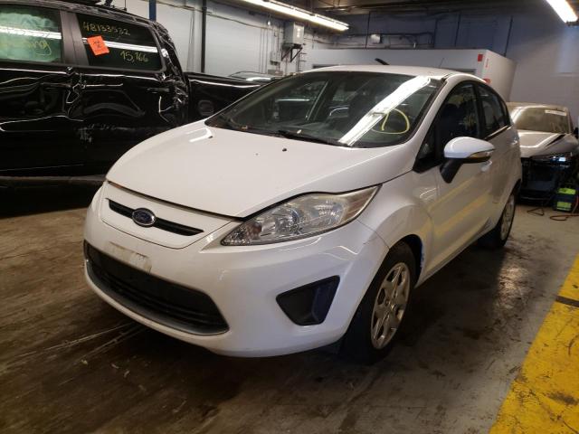  FORD FIESTA 2013 Белы