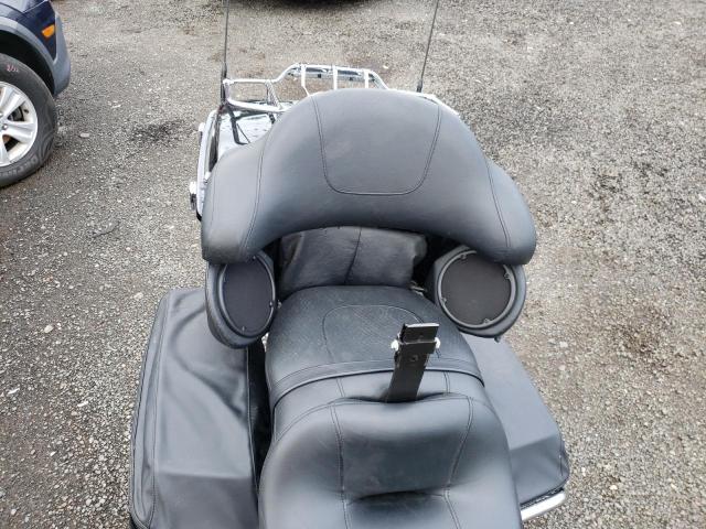 2011 HARLEY-DAVIDSON FLTRU 1HD1KGM17BB633238