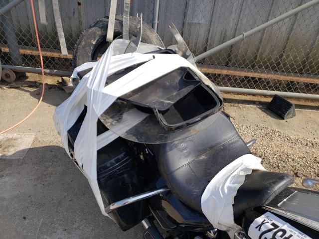 2011 HARLEY-DAVIDSON FLHR - 1HD1FW419BB615855