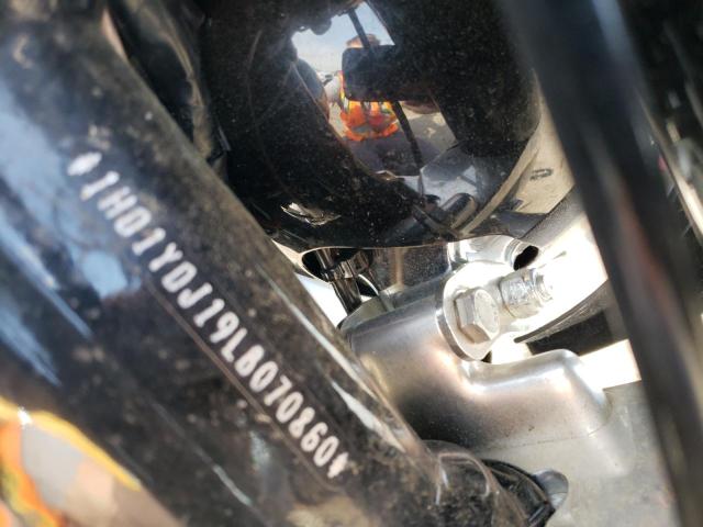 2020 HARLEY-DAVIDSON FLSL 1HD1YDJ19LB070860