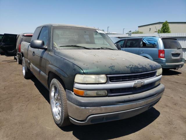 Salvage cars for sale from Copart Bakersfield, CA: 2001 Chevrolet Silverado