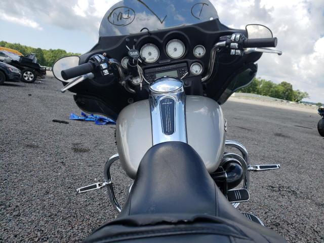 2009 HARLEY-DAVIDSON FLHX 1HD1KB4189Y608035