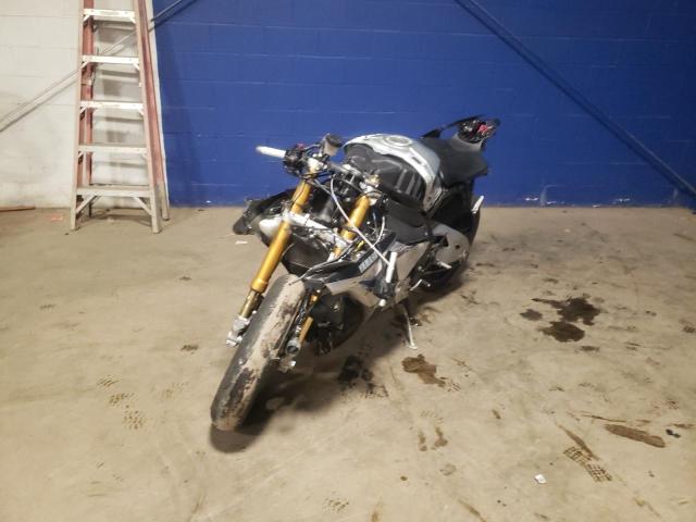 2016 YAMAHA YZFR1M JYARN40E5GA000524