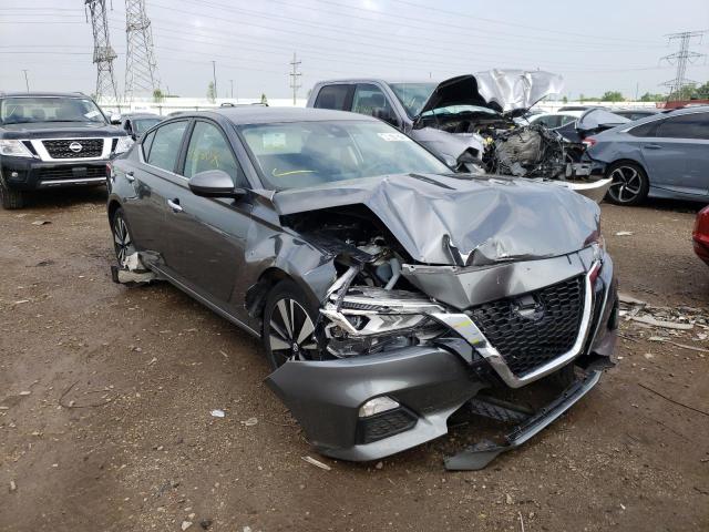 Salvage cars for sale from Copart Elgin, IL: 2021 Nissan Altima SV