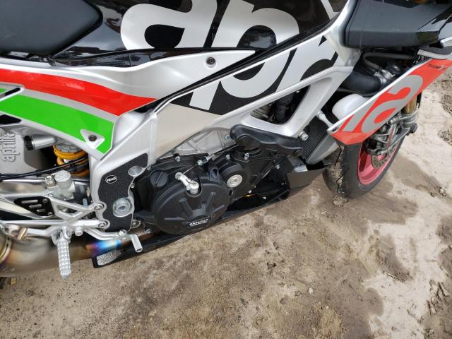 2017 APRILIA TUONO V4 1 ZD4KGUA00HS000076