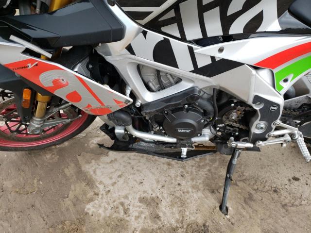 2017 APRILIA TUONO V4 1 ZD4KGUA00HS000076