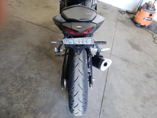 2021 YAMAHA YZFR3 A MH3RH18Y8MK006110