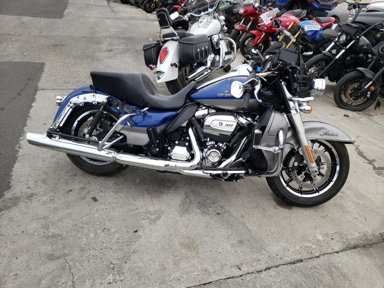 1HD1KKD11HB612798 HARLEY-DAVIDSON FLHTKL ULT 2017
