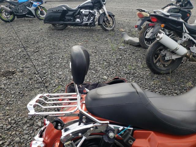 2011 HARLEY-DAVIDSON FLHX 1HD1KBM18BB635325