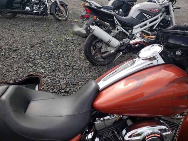 2011 HARLEY-DAVIDSON FLHX 1HD1KBM18BB635325