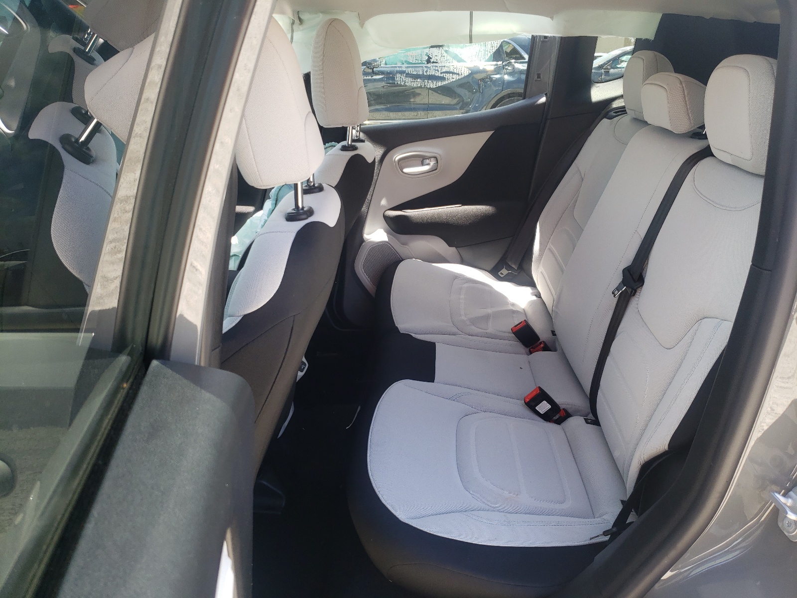 ZACNJABB6LPL15565 2020 Jeep Renegade Latitude