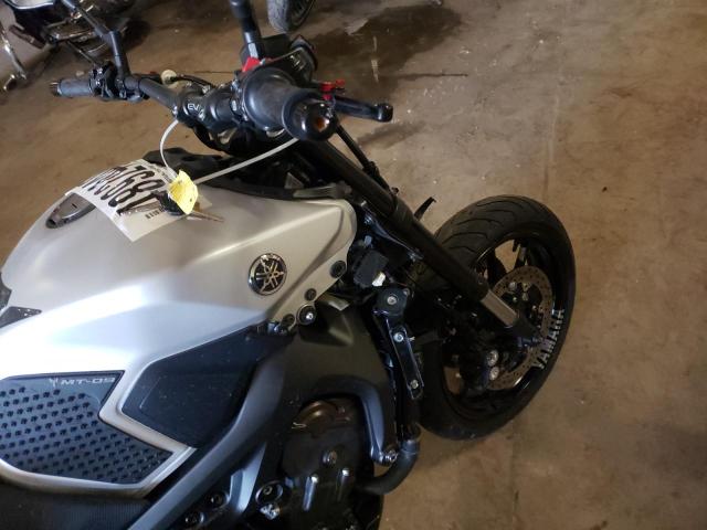 2017 YAMAHA FZ09 JYARN53E2HA000452