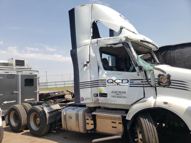 4V4WC9EH2JN894791 Volvo VNR