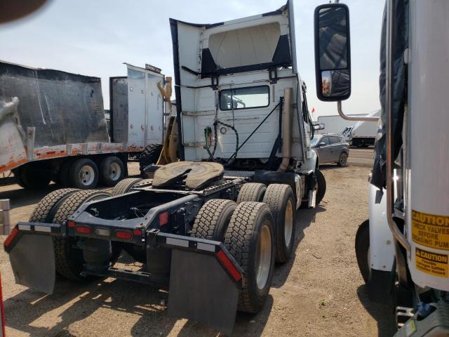 4V4WC9EH2JN894791 Volvo VNR