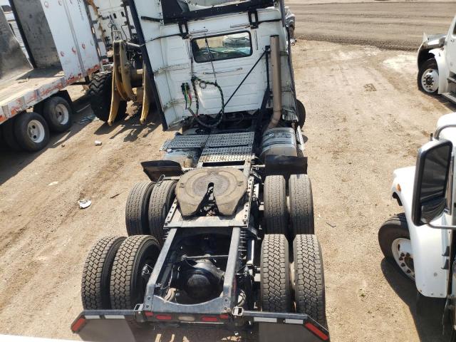 4V4WC9EH2JN894791 Volvo VNR