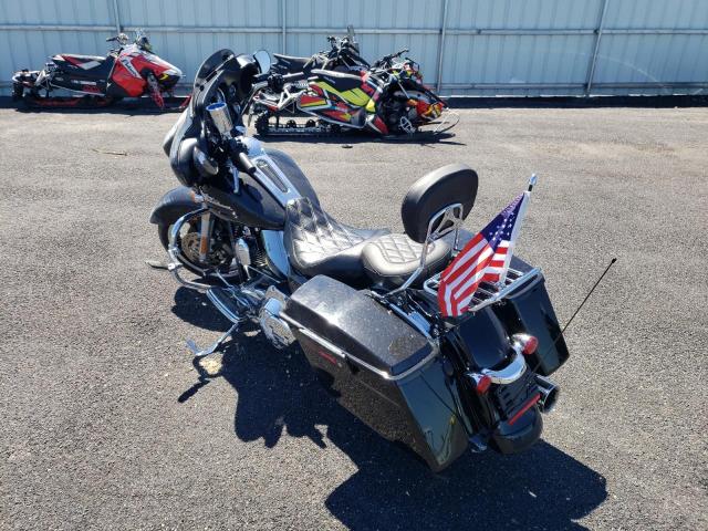 2010 HARLEY-DAVIDSON FLHX 1HD1KB416AB648072