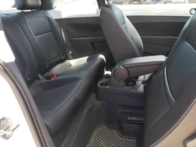 2019 VOLKSWAGEN BEETLE SE 3VWJD7AT6KM711869