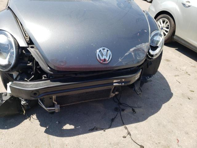 2018 VOLKSWAGEN BEETLE SE 3VWJD7AT1JM713298