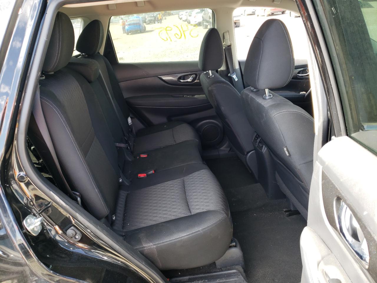 KNMAT2MV7JP558546 NISSAN ROGUE 2018