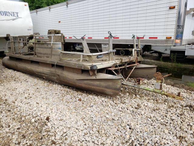 Salvage Boats for parts for sale at auction: 1990 Floa Boattrlr