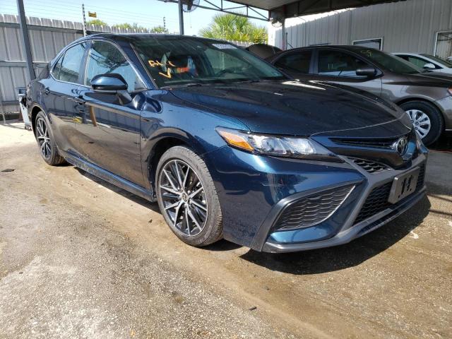 Salvage cars for sale from Copart Orlando, FL: 2021 Toyota Camry SE
