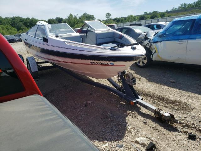 Salvage boats for sale at Lansing, MI auction: 1986 Bayliner Boat