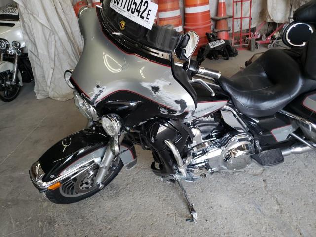 2010 HARLEY-DAVIDSON FLHTCU 1HD1FC412AB610350