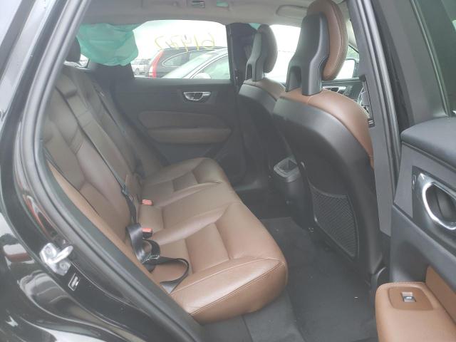 2018 VOLVO XC60 T5 LYV102RK9JB111056