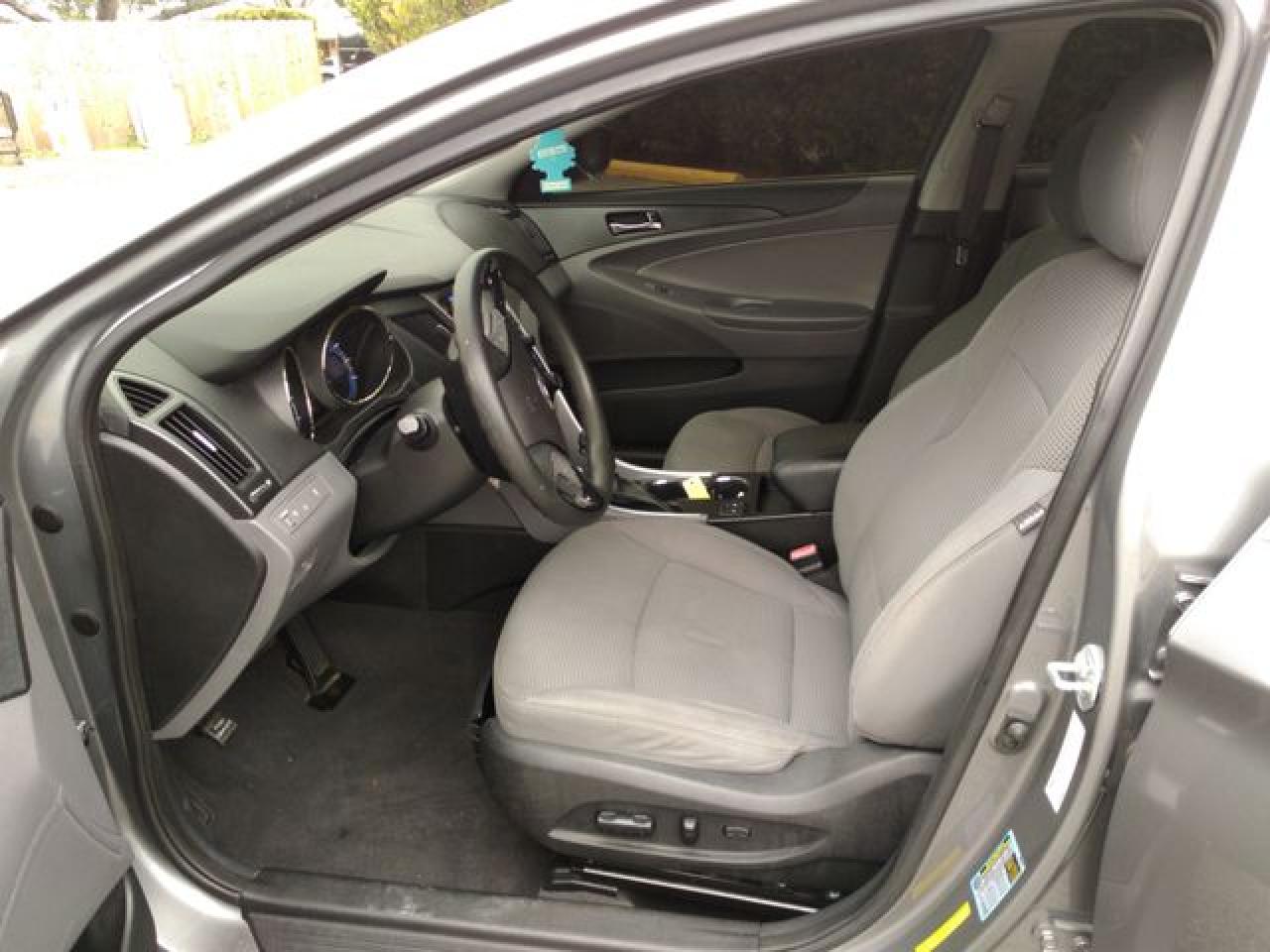 5NPEB4AC9DH718042 2013 Hyundai Sonata Gls