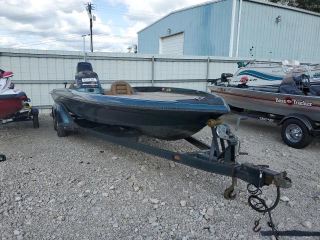 Salvage boats for sale at Lexington, KY auction: 2000 Land Rover Boat