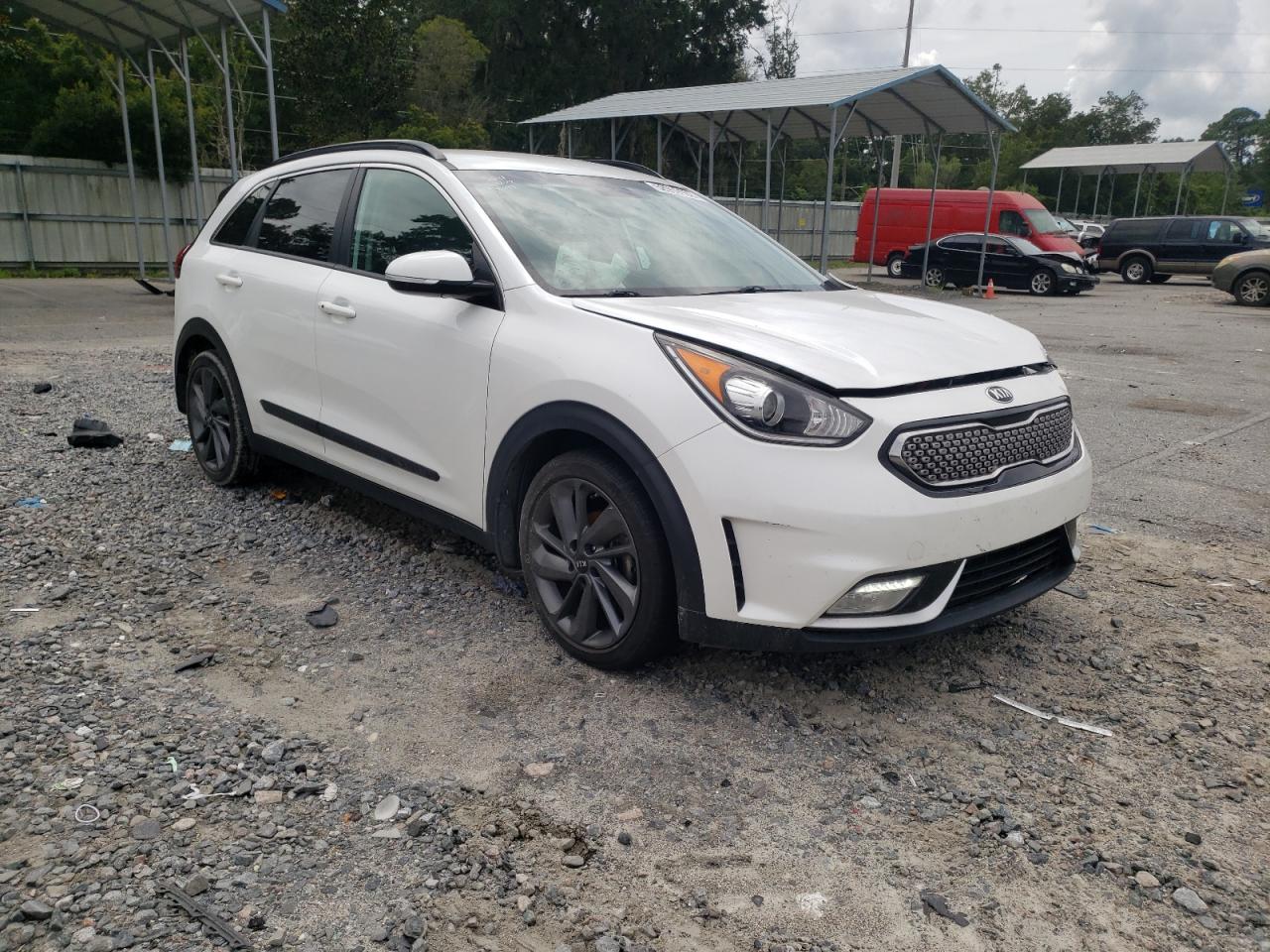 KNDCC3LC7H5083324 KIA NIRO 2017