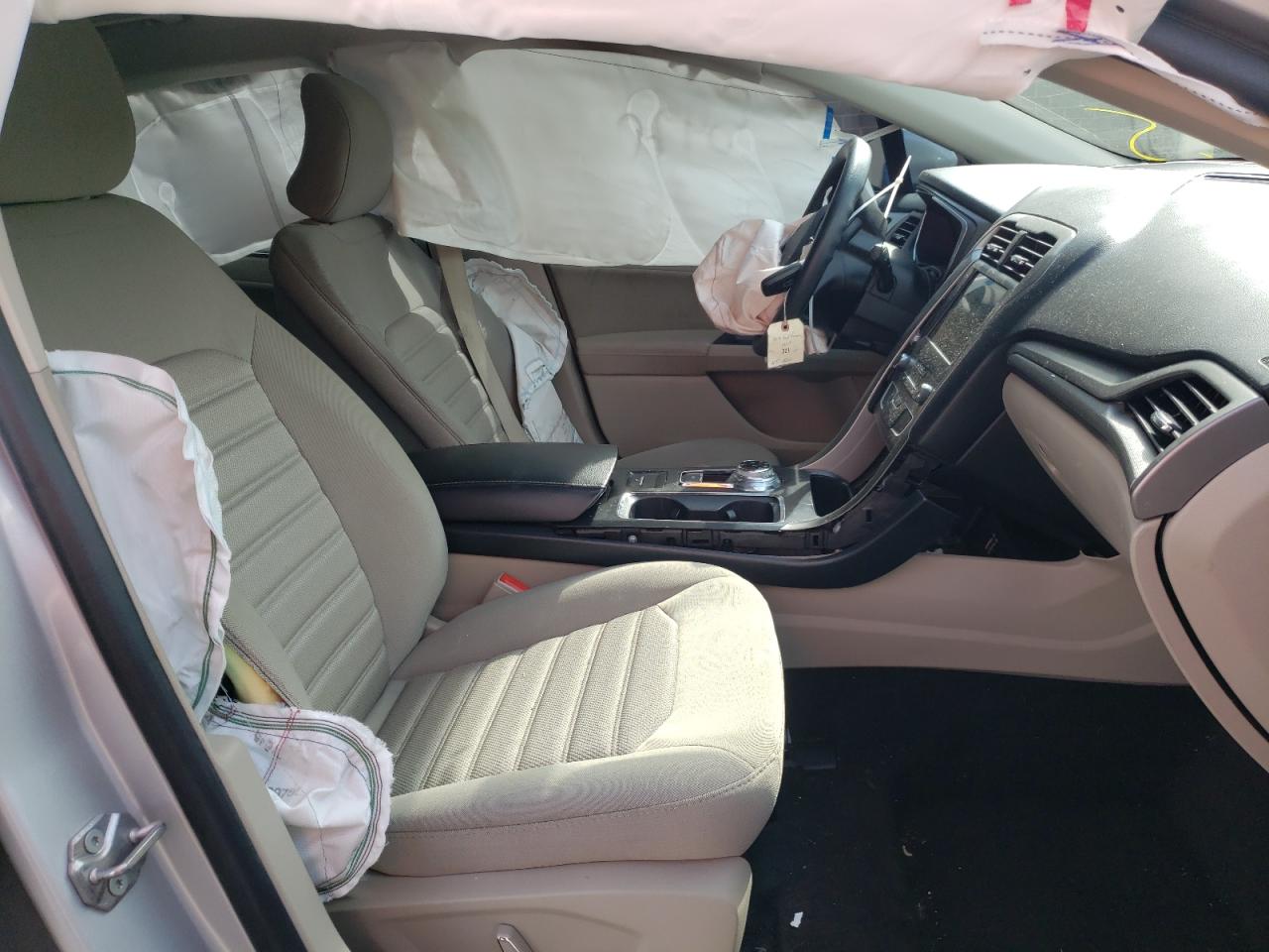 3FA6P0H7XKR123238 FORD FUSION 2019