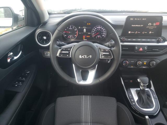 KNAF55AC9N5147782 KIA FORTE EX