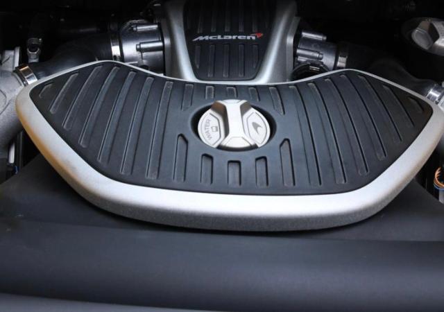 2015 MCLAREN AUTOMOTIVE 650S SPIDE SBM11FAAXFW004226