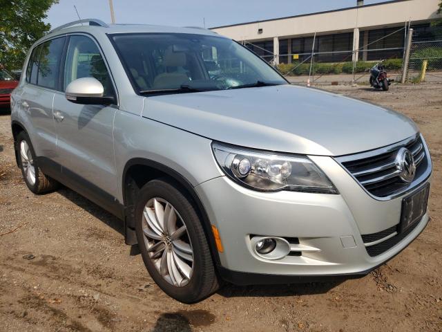 Salvage cars for sale from Copart Wheeling, IL: 2011 Volkswagen Tiguan S