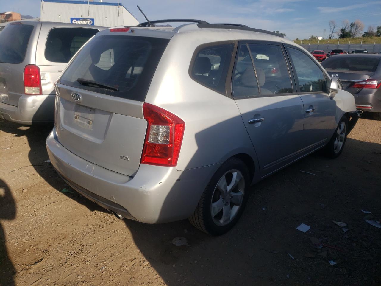 2007 Kia Rondo Base VIN: KNAFG525577024210 Lot: 58610102