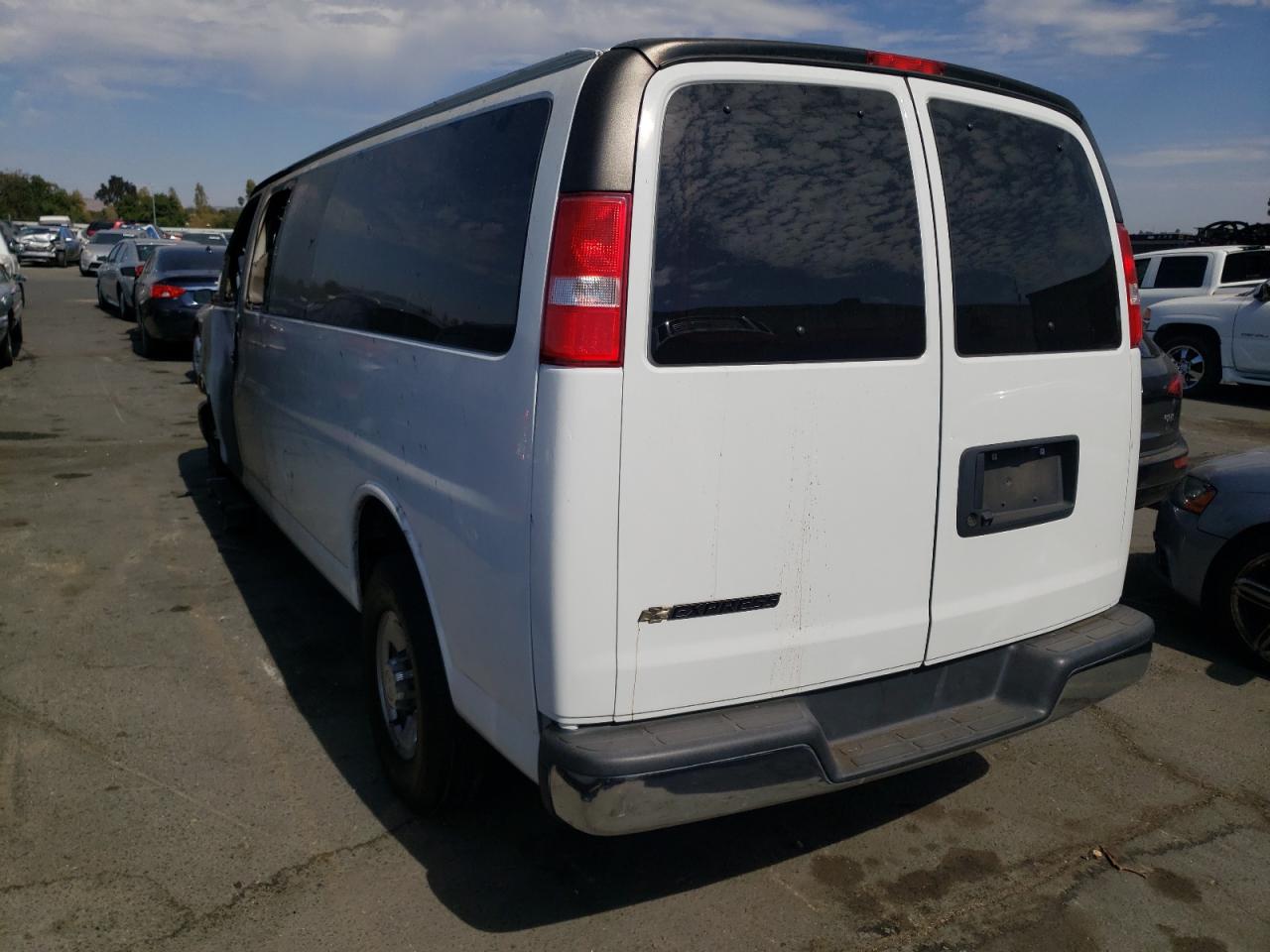 VIN 1GAZGPFG8K1276514 2019 CHEVROLET EXPRESS no.3