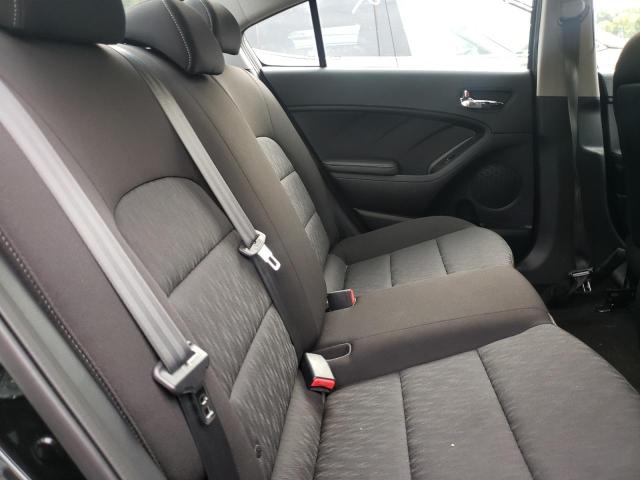 KNAFK4A66G5615256 KIA FORTE LX