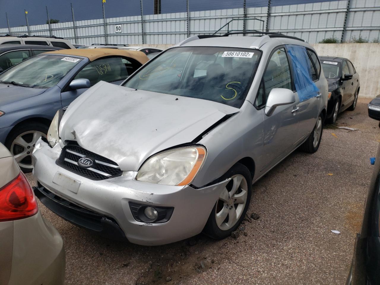 2007 Kia Rondo Base VIN: KNAFG525577024210 Lot: 58610102