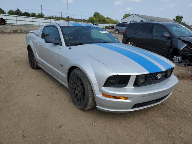 Salvage cars for sale from Copart Columbia Station, OH: 2005 Ford Mustang GT
