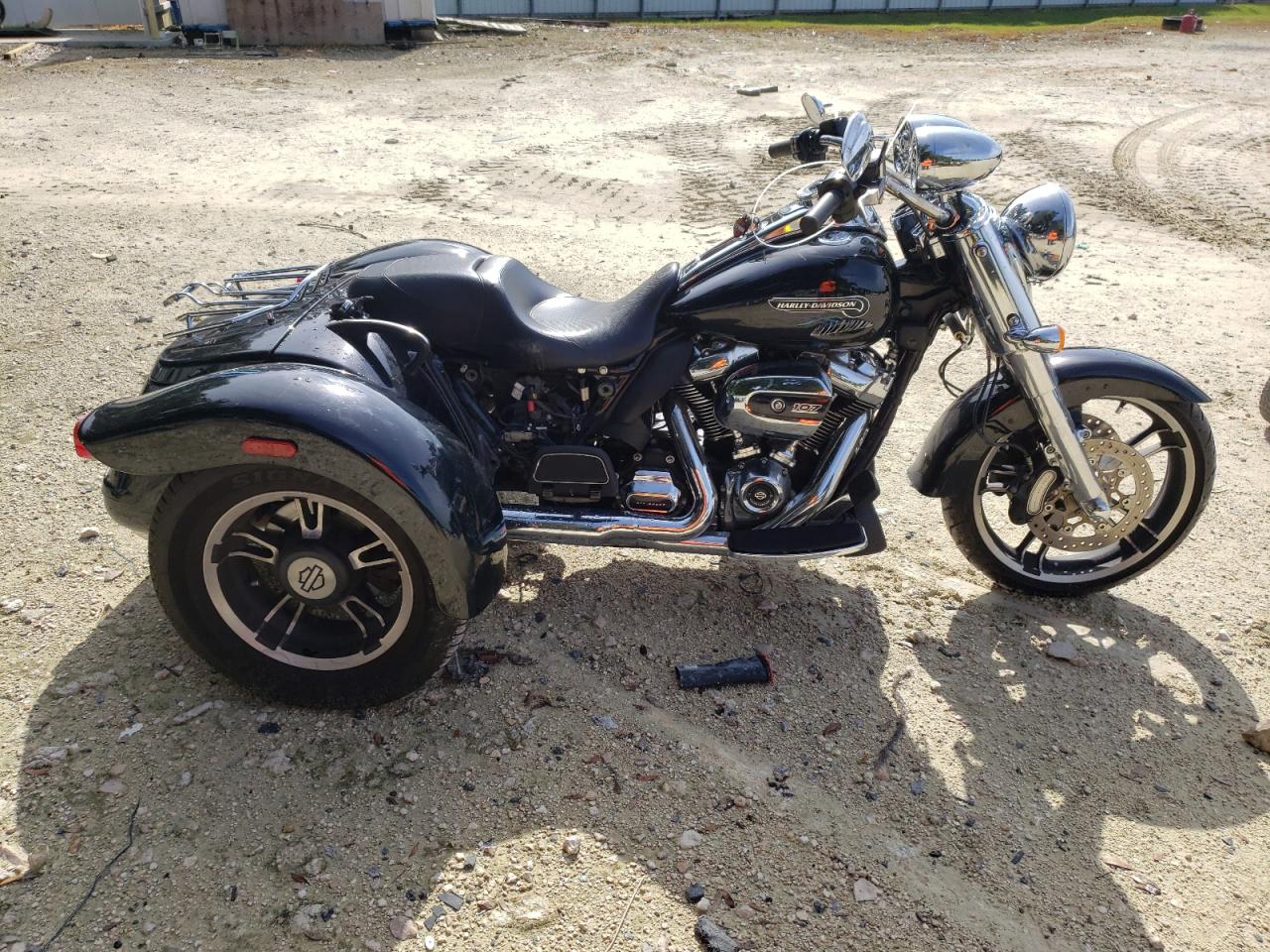 1HD1MCC13HB851870 HARLEY-DAVIDSON FLRT FREE 2017