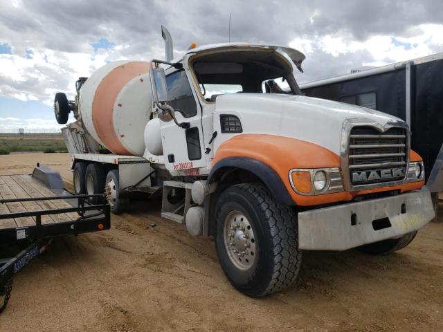 Salvage cars for sale from Copart Colorado Springs, CO: 2004 Mack 500 CV500
