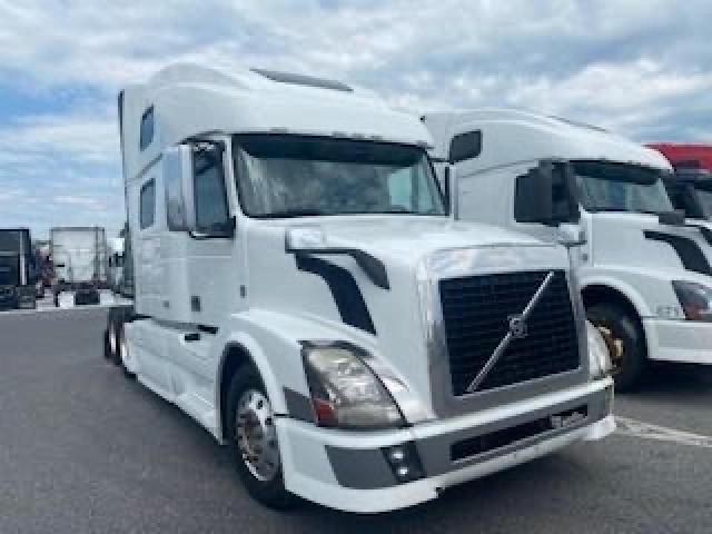 Salvage cars for sale from Copart Sandston, VA: 2009 Volvo VN VNL